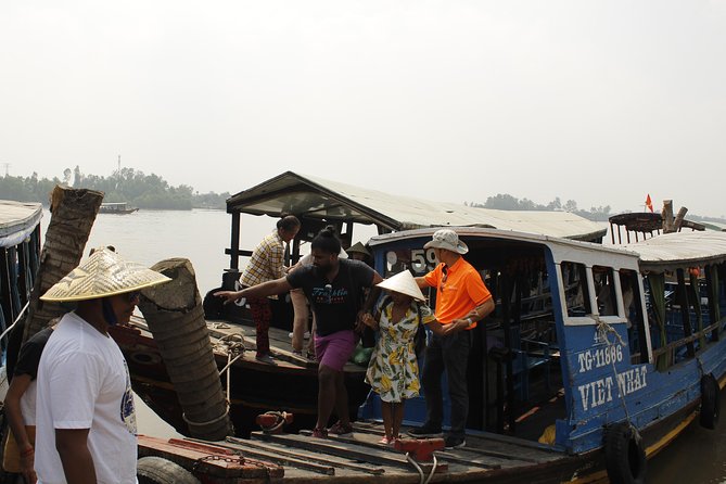 1-Day Mekong Delta Cai Rang Floating Market-Ancient House-Pancake - Breakfast, Tropical Fruit, and That Music Moment