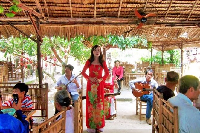 Adventure Cu Chi Tunnels and Mekong Delta Tour From HCM - Lunch and vegetarian options: a real break in the middle