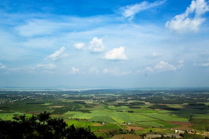 Black Virgin Mountain, Cao Dai Temple & Ben Duoc Cu Chi Tunnel - What to pack for a long, stop-heavy day