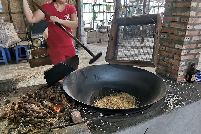 Cai Be Village - One-Day Mekong Delta Adventure - Scissor channels and the 30-minute sampan/paddle ride