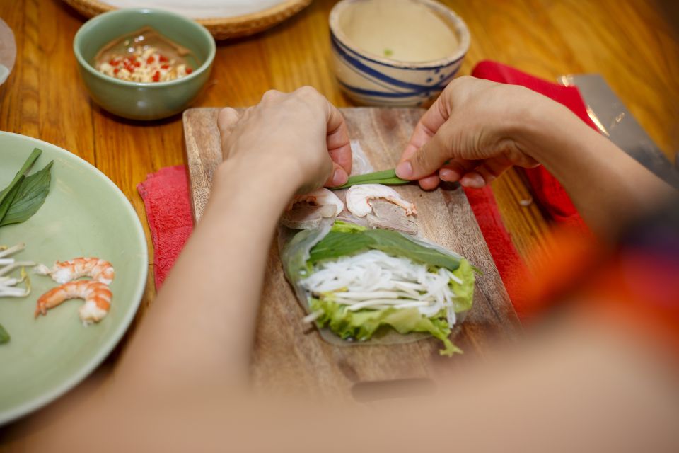 Cooking Class with Ben Thanh Market visit - Inside Ben Thanh with Your Chef: What You Learn to Buy