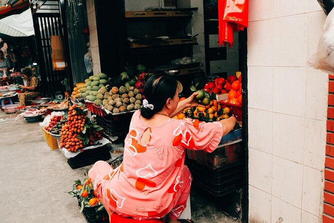 Early Riser Walk: Grandma Noodles, Cafe, Exotic Fruits & History - Grandma noodles and dumplings in Võ Văn Tần: breakfast that grounds you