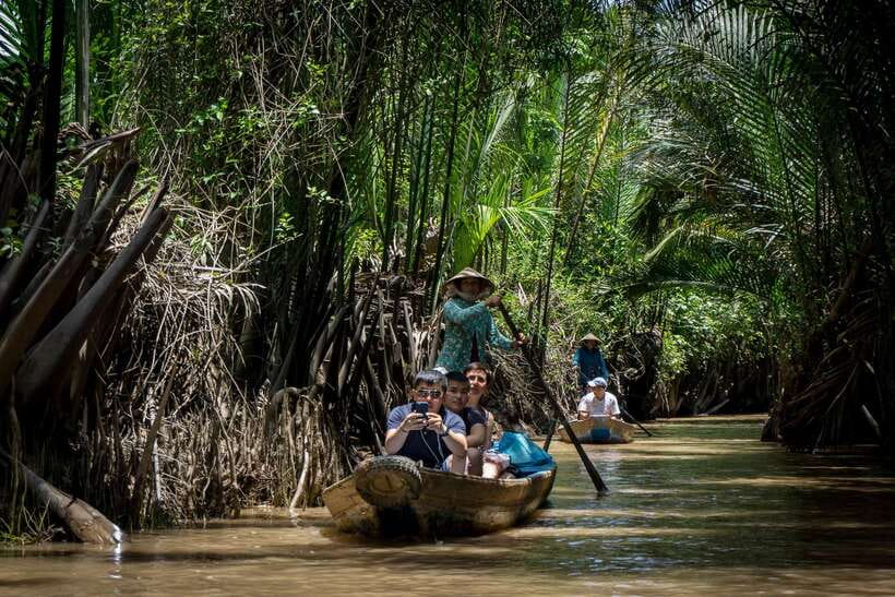 Essential Mekong Delta: Highlight Tour from Ho Chi Minh City - Vinh Trang Pagoda: a short temple stop that leaves an impression