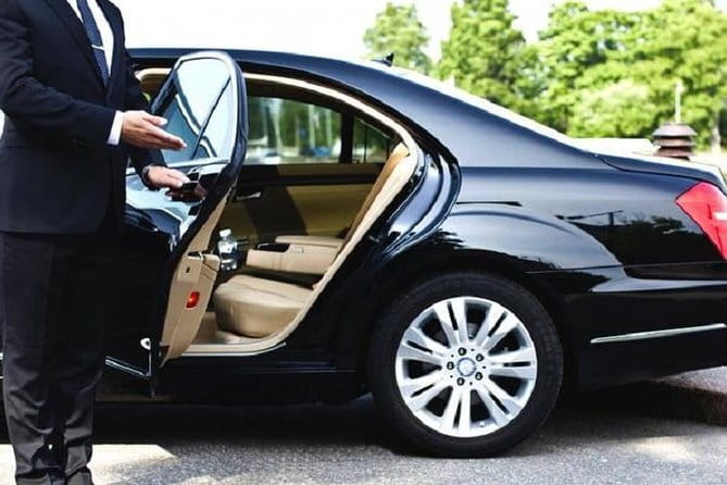 Fast Track VIP Service Tan Son Nhat Airport (Ho Chi Minh-Vietnam) - Who should book this VIP Fast Track at Tan Son Nhat