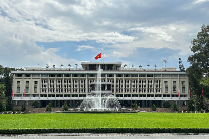[Free E-sim] Half Day Guided Tour in Ho Chi Minh City - War Remnants Museum: powerful and fast, so bring the right mindset