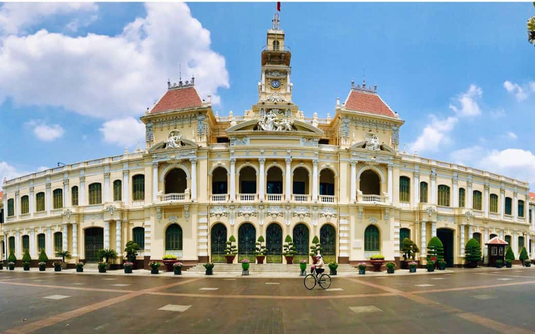 From Ho Chi Minh City: Heritage & Culture Half-Day Tour - Morning option: Independence Palace, War Remnants Museum, and Notre Dame
