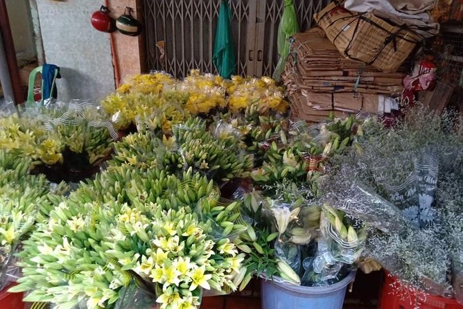 Good Morning Saigon Tour by Motorbike and Scooter - Stop 2 in District 7: the floating market moment