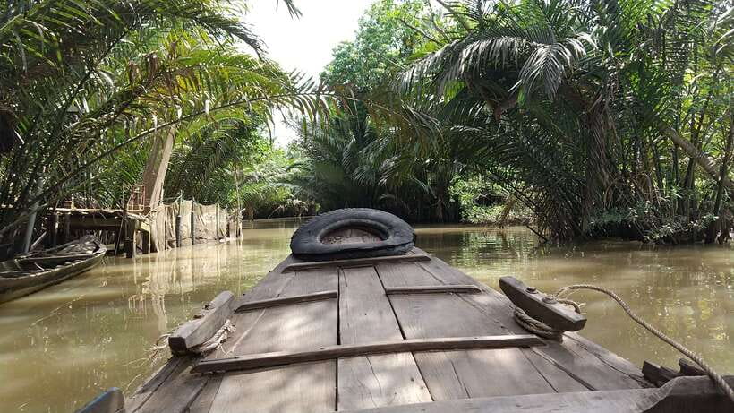 HCM: Mekong Delta Islands Boat & Tuk-Tuk Tour with Tastings - Vinh Trang Pagoda: the calm cultural anchor before the boats
