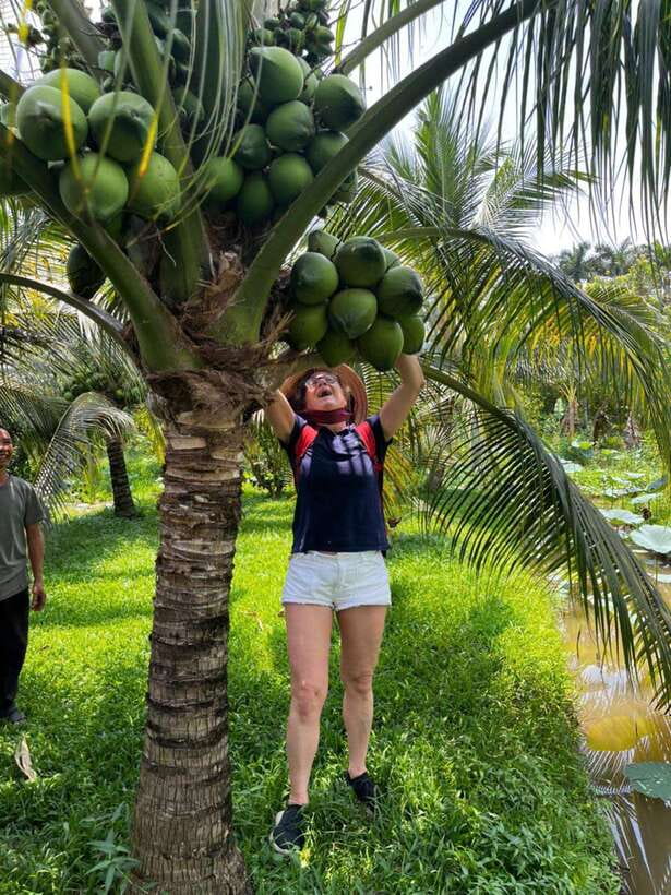 Ho Chi Minh: 1-Day Mekong Delta Tour-Floating Market & Islet - A quick return by boat: coffee time and the rhythm break