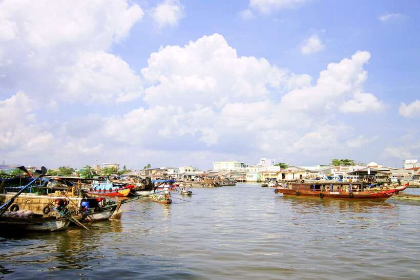 Ho Chi Minh: 3-Day Mekong Delta & Optional Exit to PhnomPenh - Day 3: Floating villages, Cham heritage, and the Phnom Penh exit option