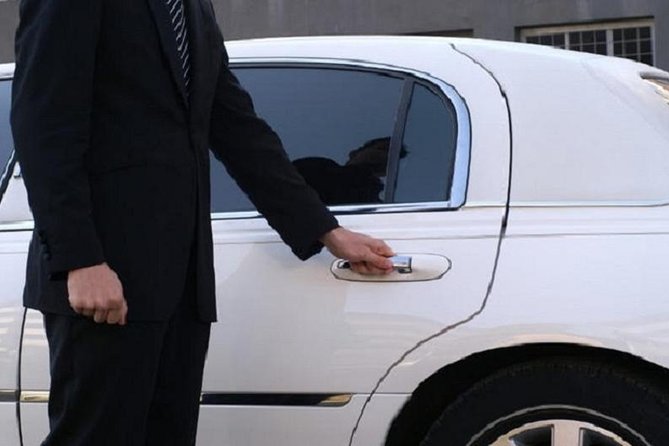 Ho Chi Minh Airport Arrival Or Departure By Private Car Transfers - Finding Your Driver: Name Sign, Pickup Point, and Luggage Help