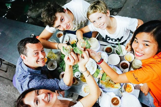Ho Chi Minh City Food Tour with 8+ Authentic Local Tastings - Nguyễn Huệ pedestrian street and the Secret Dish: the main food stretch