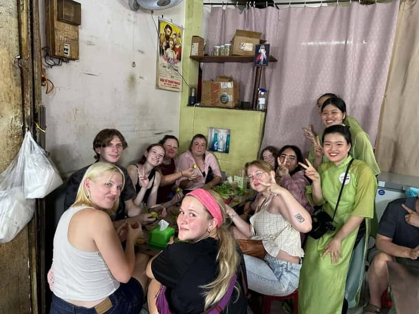 Ho Chi Minh City: Motorbike Street Food Tour - 12 Tastings - What $29 buys you: Value in transport, timing, and 12 tastings