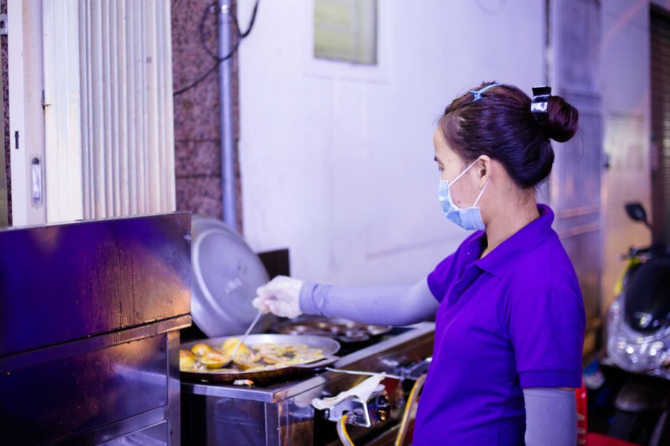 Ho Chi Minh City: Private Street Food Motorbike Tour - District 5: Coconut Ice Cream Made in Front of You