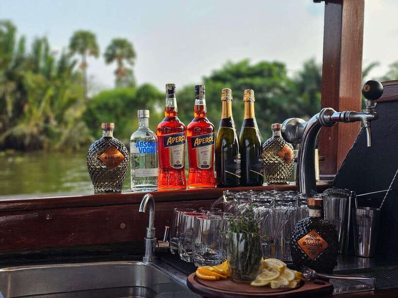 Ho Chi Minh City: Saigon River Boutique Cruise - The guide factor: English narration with humor that stays easy to follow