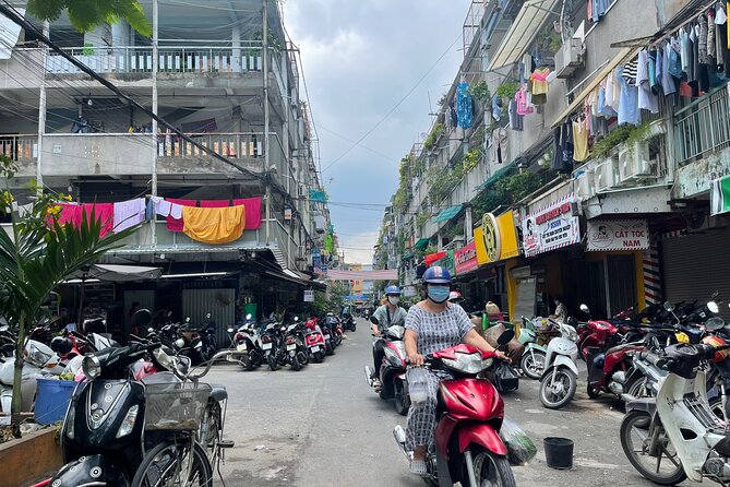 Ho Chi Minh City Sightseeing, midnight, Shopping tours by scooter - Thich Quảng Đức Monument: A Quiet, Powerful Pause