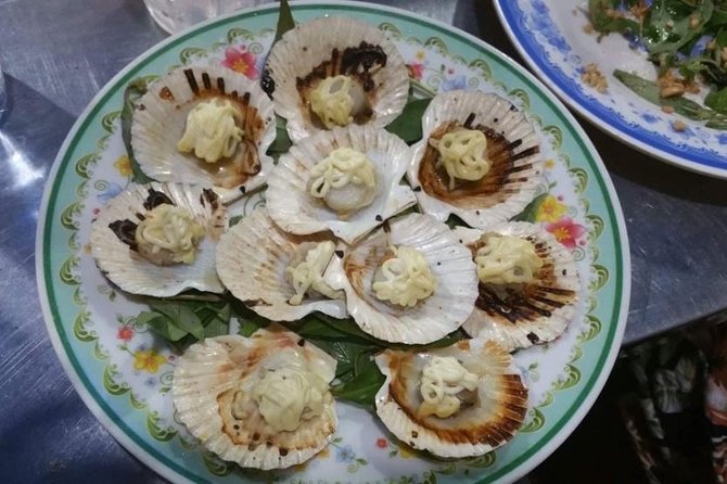 Ho Chi Minh City: Street Food Walking Tour with 12 Tastings - Stop 4: sweet street-food moments that are not an afterthought