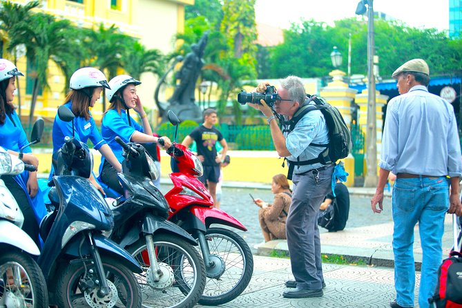 Ho Chi Minh City Tour by Motorbike with Female Riders | KissTour - Independence Palace pass-by: a quick look at a major landmark