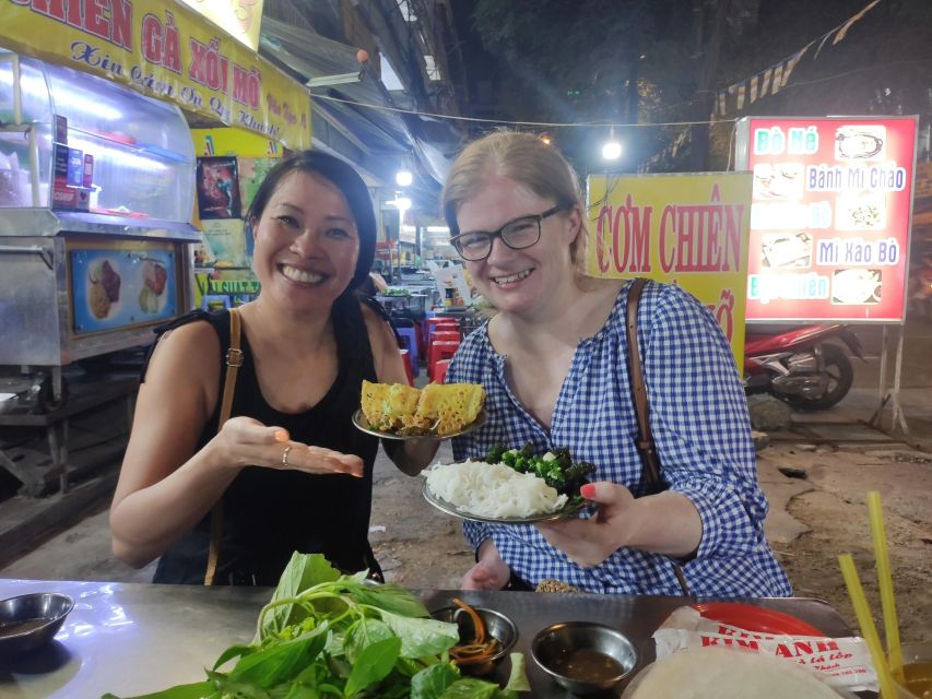 Ho Chi Minh City: Walking Food Tour with 13 Tastings - The bánh xèo cooking class: the best learning moment of the whole night