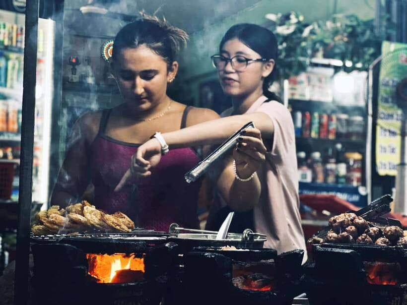Ho Chi Minh City: Walking Food Tour with 13 Tastings - How the route works: 3.5 hours, short walks, and 13 tastings that actually add up