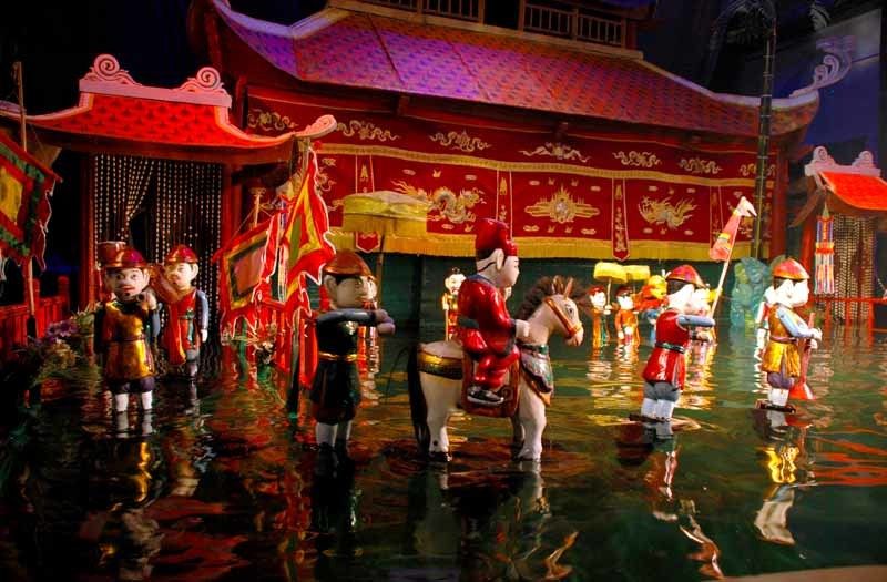 Ho Chi Minh City: Water Puppet Show and Dinner Cruise - The Dinner Cruise Meal: Buffet Convenience With Mixed Consistency