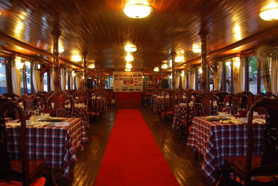 Ho Chi Minh City: Water Puppet Show and Dinner Cruise - Boat Entertainment and Music Volume: The “Ask and Adjust” Tip