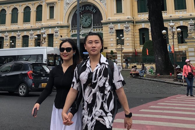 Ho Chi Minh City with Street Food Tour by Cyclo - The food part: how the guide turns snacks into city knowledge