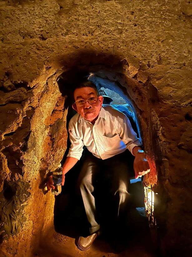 Ho Chi Minh: Cu Chi, Black Lady Mountain, and Cao Dai Tour - One day, three worlds: war tunnels, Cao Dai faith, and Bà Đen summit time