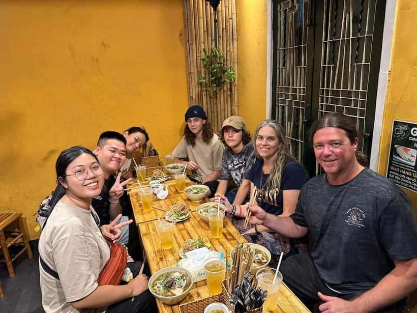 Ho Chi Minh: Street Food & Sightseeing Tour with Local Guide - Nguyen Thien Thuat Apartment Park: a drink and hearty dish in an older Saigon setting