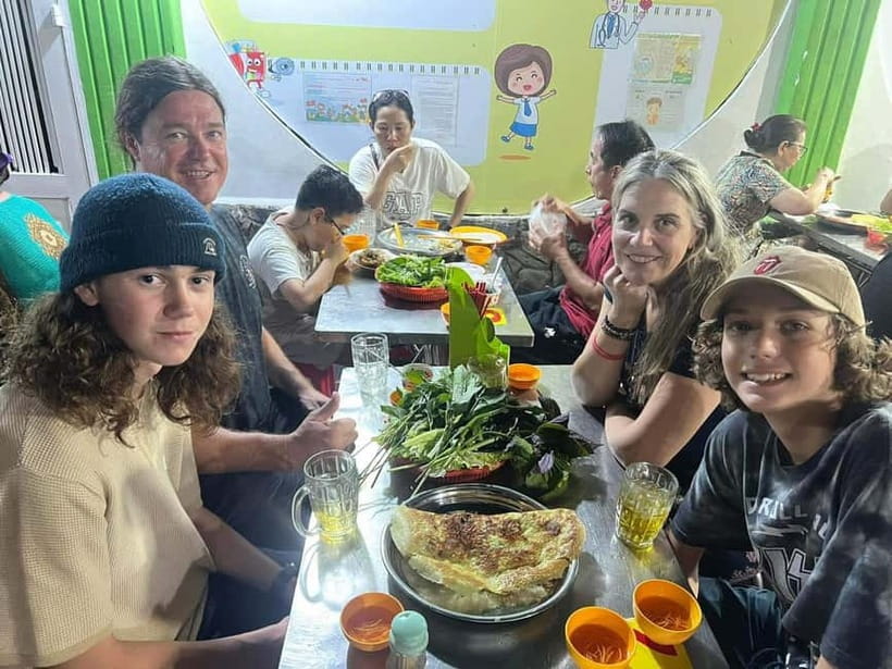 Ho Chi Minh: Street Food & Sightseeing Tour with Local Guide - Who should book, and who should think twice