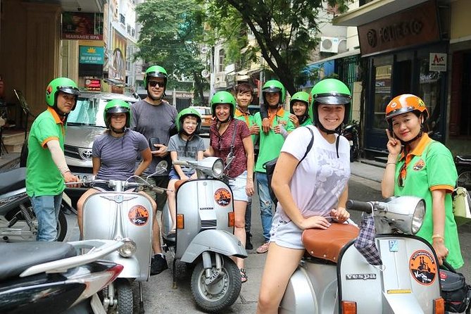 Ho Chi Minh Vespa City Tour 4,5 hours - Nguyen Thien Thuat apartment buildings: seeing everyday life in alleys