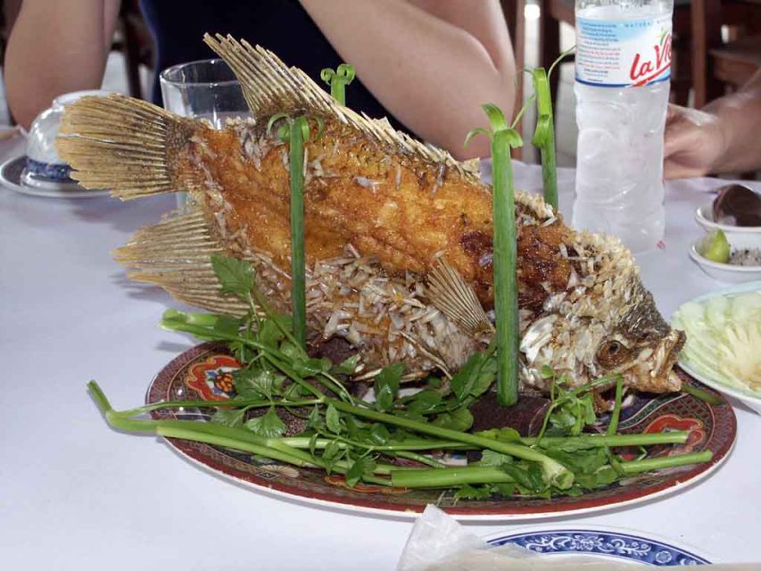 Private Cu Chi Tunnels & Mekong Delta: Full-Day Guided Tour - Rowboat Through Small Waterways: Slower, Closer, and Often More Beautiful