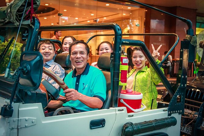 Private Jeep Tour Saigon by Night: Foodie & City Tour - Food and drinks: how the foodie part of the tour actually feels