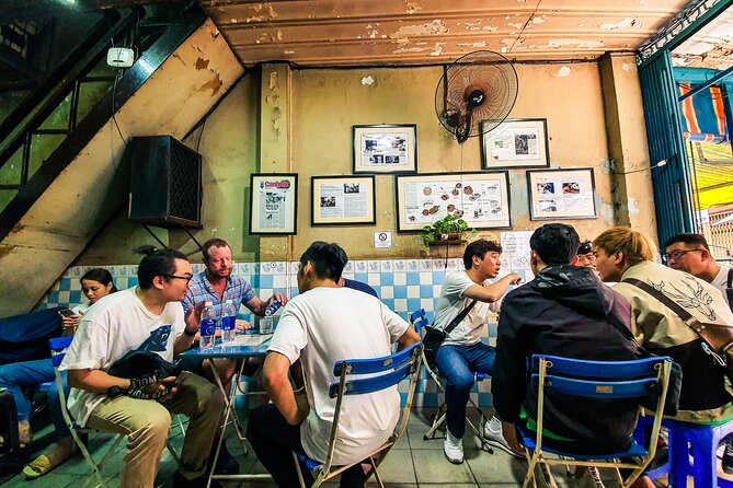Private Local Food 4-hour Scooter Tour in Ho Chi Minh City - Stop 5: Cheo Leo Café for Coffee and a Taste-Teacher Moment