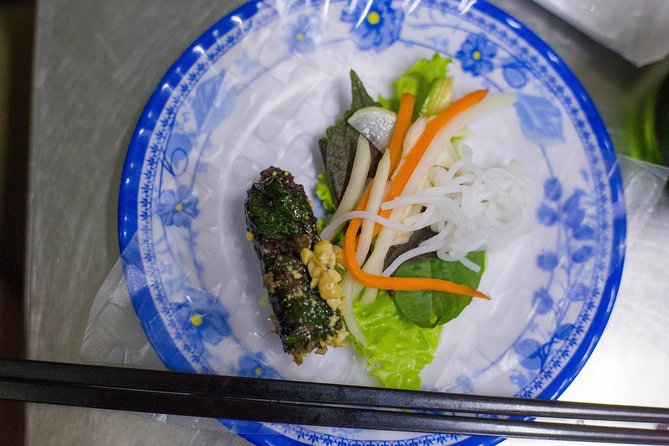 Private Street Food Evening Walking Tour in Ho Chi Minh City - Dessert and the walk-friendly sweet finish