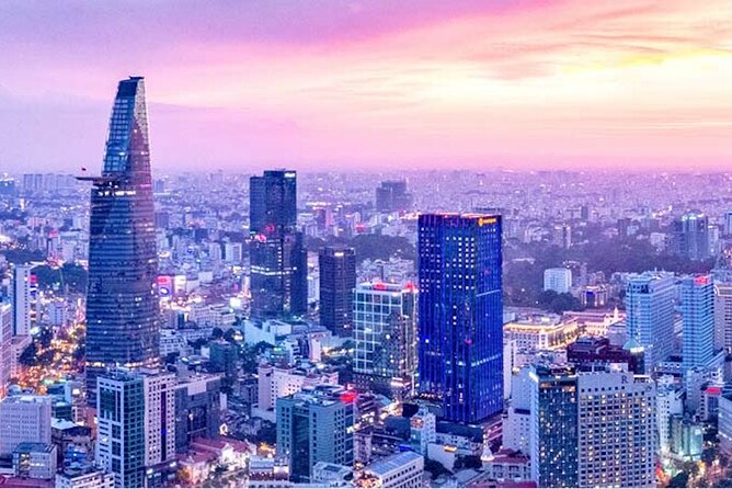 Saigon After Dark With Seafood, Beer & Live Music Bar - Key things I’d plan around
