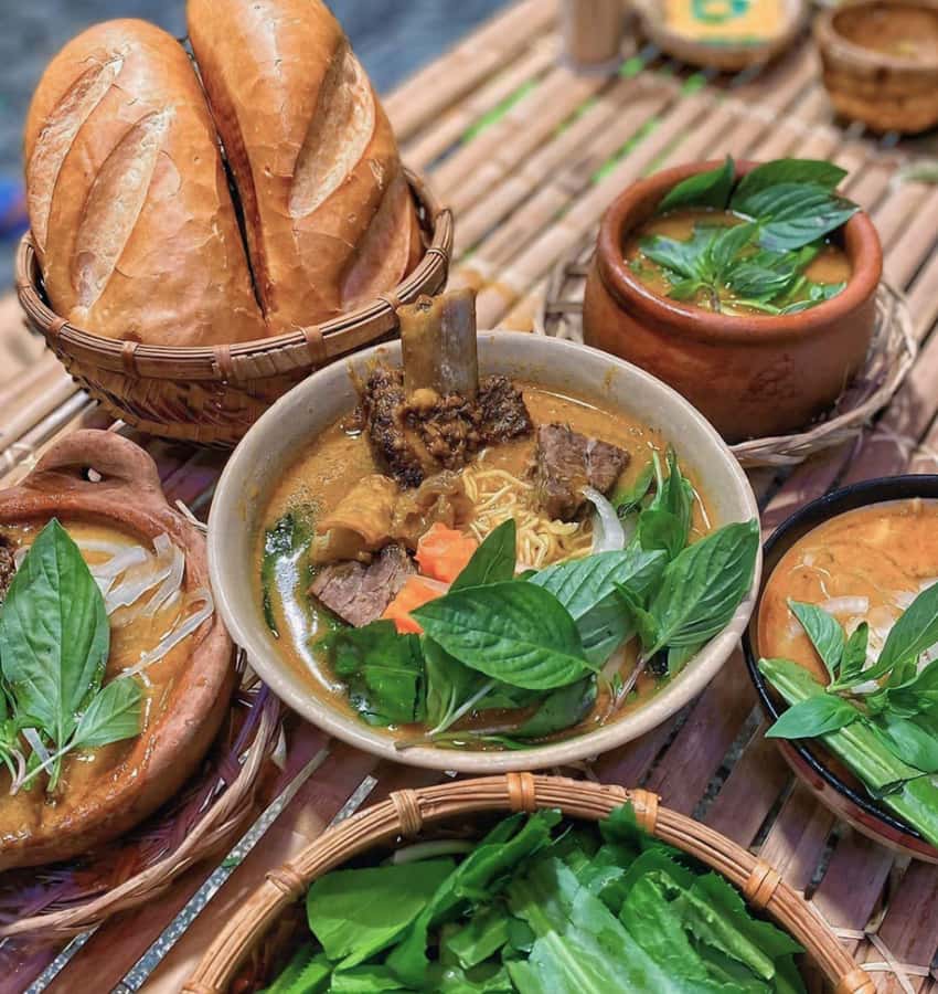 Saigon: Private Backstreets Walking Food Tour - Comfort on Saigon Streets: Pacing, Crossings, and What to Bring