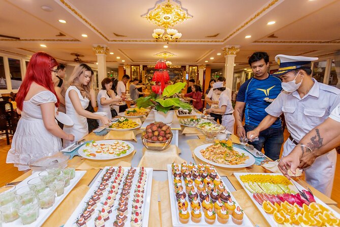 Saigon River Dinner Cruise: Buffet, Set Menu, Fine Dining (3hrs) - Onboard atmosphere: private table, live music, and the real show