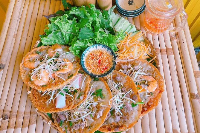 Saigon Scooter Adventure - City Sights & Street Food Tour - Guides, Safety, and How the Scooter Portion Feels
