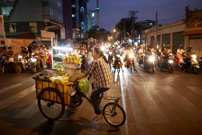 Saigon Sight & Food Tour By Night (Private Tour) - Chợ Lớn (Saigon Chinatown) in District 5: A Different Saigon Mood