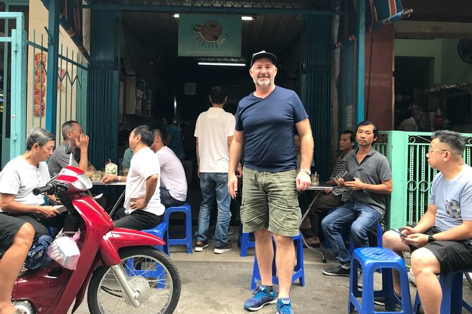 Saigon Slum tour and Saigon Chillspots by motorbike/ Aodai rider - The charity food stand stop: what to expect (and what to ask in advance)