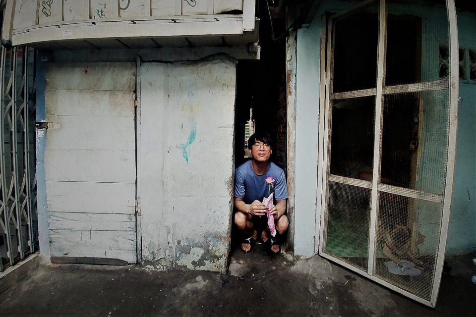 Saigon Slum Tour with Motorbike - From District 1 contrasts to alley-level Saigon