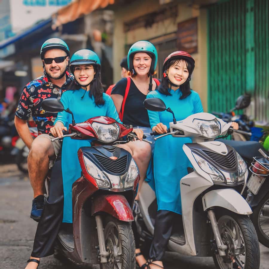 Saigon: Street Food Tasting & Sightseeing Tour by Motorbike - How a scooter food tour makes Saigon click