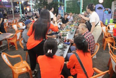 Saigon Vespa By Night Street Food With Female Riders Ao Dai - Kem Xoai Dam: the dessert stop that closes the loop