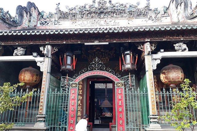 Small-group Saigon City Tour: 3-Hour Cyclo Ride to Hidden Stories - Safety and the “organized chaos” question