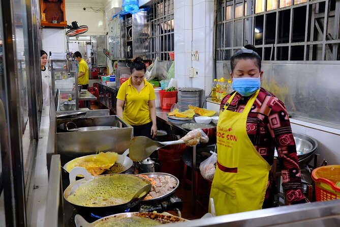 Super Niche Walking Street Food Tour in Ho Chi Minh City - Nguyen Thien Thuat Apartment Buildings: The District 3 Start