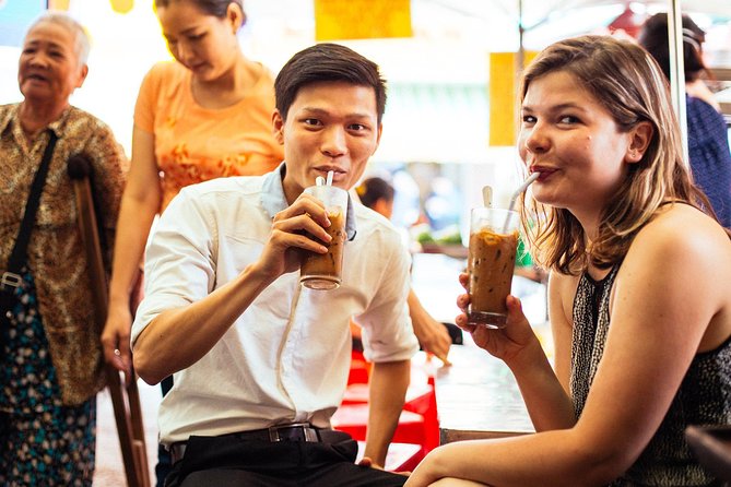 The 10 Tastings of Ho Chi Minh City With Locals: Private Street Food Tour - Independence Palace and sugar cane juice: a smart reset on a hot day