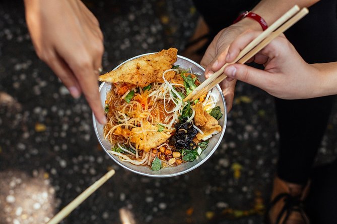 The 10 Tastings of Ho Chi Minh City With Locals: Private Street Food Tour - Ben Thanh Market starts strong: steamed cakes, dumplings, and a Hue snack