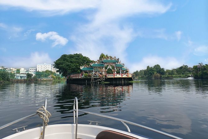 VIP Tour in Dragon Floating Temple sightseeing by SpeedBoat - The 1.5-Hour Reality Check: What This Tour Really Feels Like