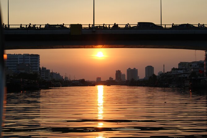 VIP Tour in Saigon: Romantic Sunset Cocktail by SpeedBoat - Small group energy: better than big-boat chaos